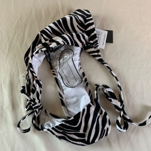 NEW - Kendall & Kylie Zebra Print Bikini Bottoms strings size XL black and white - Picture 2 of 5